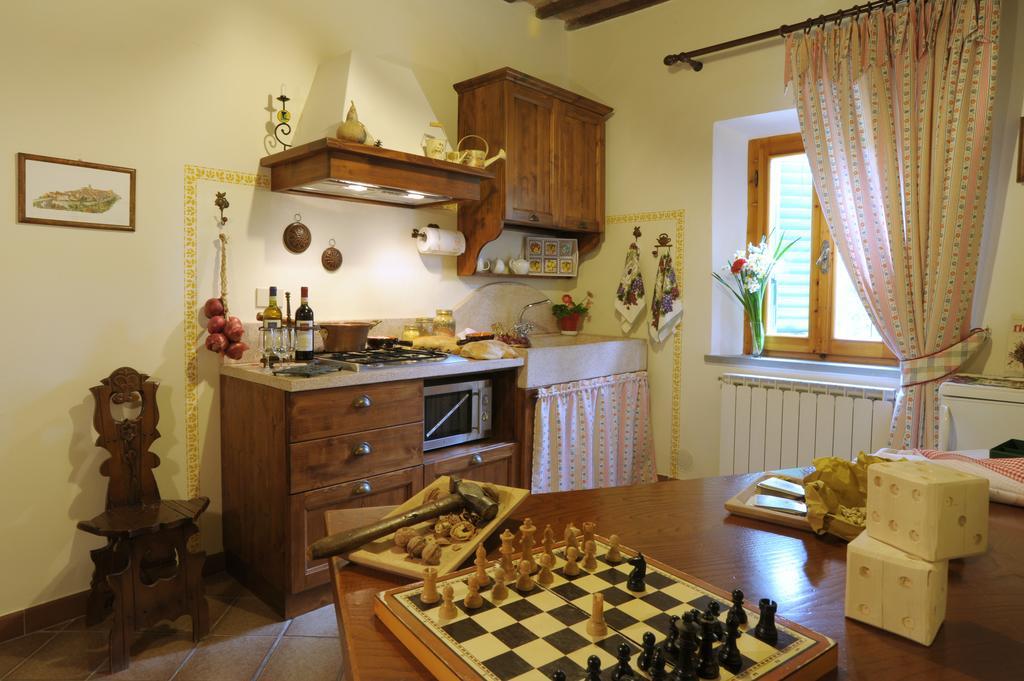 Agriturismo Podere Poggio Ai Cieli San Gimignano Habitación foto